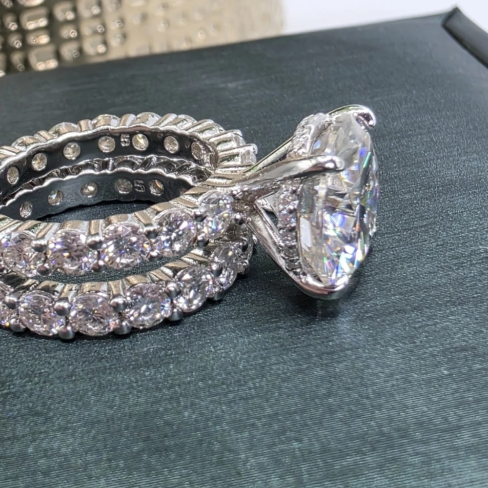 💎 9CTW 🔥 FIRE Moissanite Ring Set. Round-Cut. Platinum Plated S925